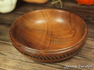 Assiette creuse en noyer 158