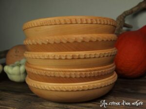 Assiette creuse en hêtre