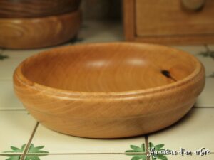 Petite assiette creuse en frêne 180