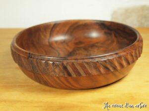 Petite assiette creuse en noyer 176