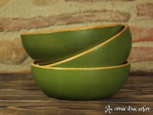 Assiette creuse en frêne vert olive