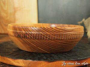 Assiette creuse en frêne-olivier 110