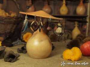 Champignon porte boucle d’oreille – grand modèle en platane et poirier