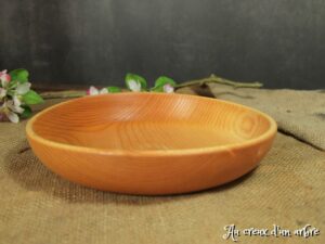Assiette mi-creuse en frêne