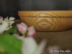 Assiette creuse en frêne