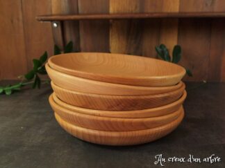 Assiette mi-creuse en bois massif de hêtre