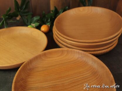 Assiette mi-creuse en bois massif de hêtre – Image 4