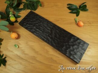 Planche de présentation en merisier brûlé