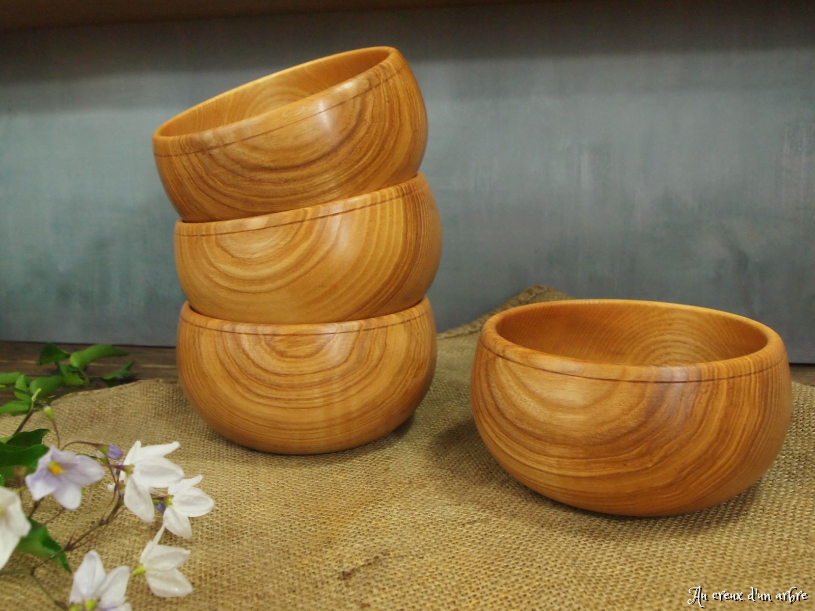 Bol en frêne-olivier