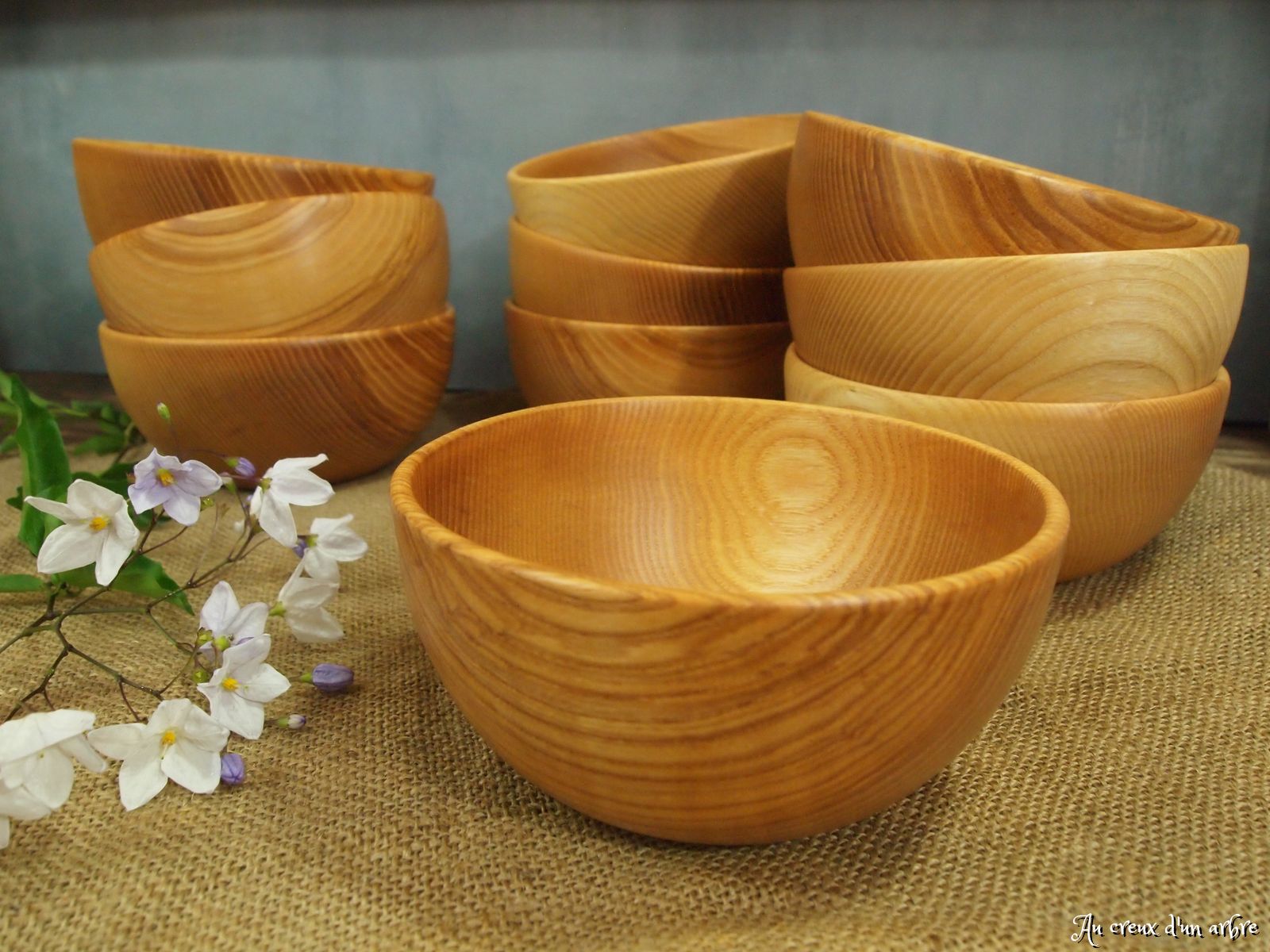 Bol en frêne-olivier