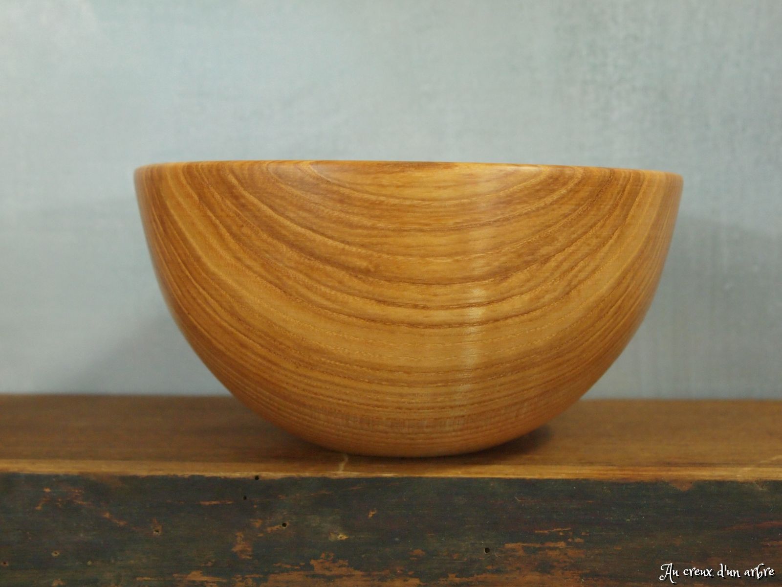 Bol en frêne-olivier