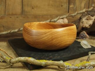 Gros bol en frêne-olivier