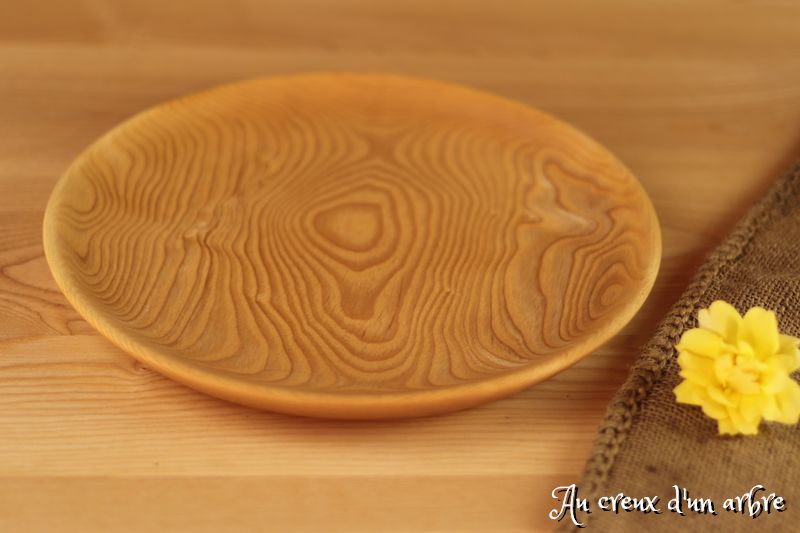 Assiette plate en frêne