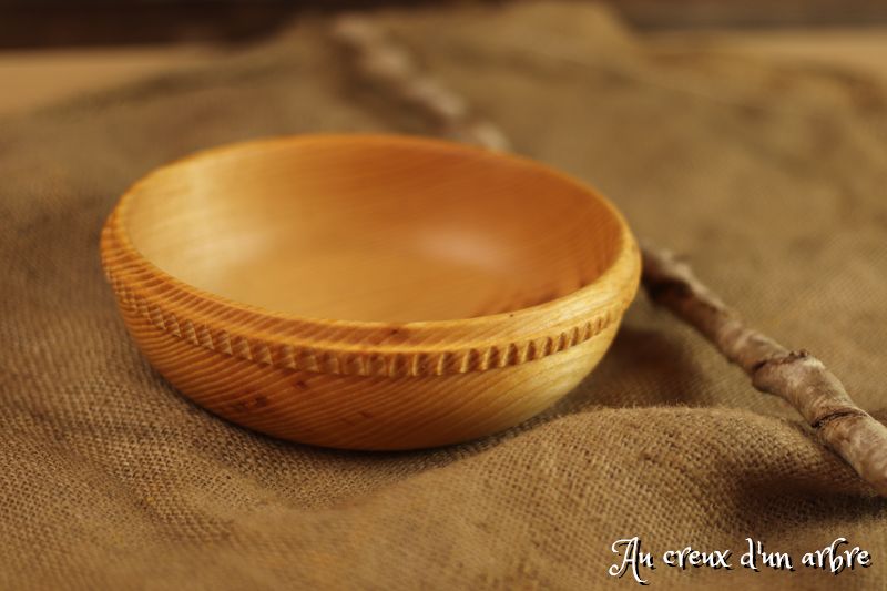 Assiette creuse sculptée en frêne – Image 3