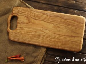 Planche à découper artisanale en frêne olivier ondé