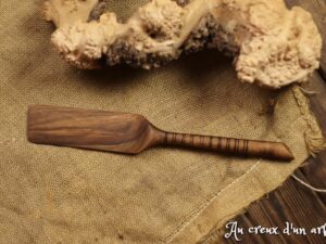 Spatule à crêpe en noyer